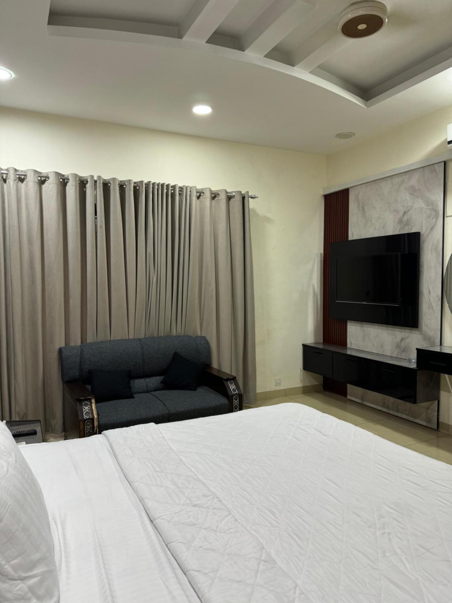 Rose Valet Guest House Islamabad Exterior foto